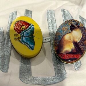 VINTAGE TINY TINS OVAL